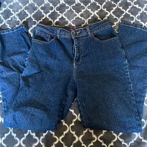 Gloria Vanderbilt straight leg jeans